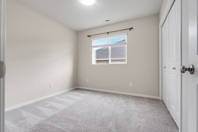 Building Photo - Beautiful Newer Build 5 Bed 3 Bath Beaverton Rental Home!