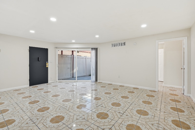 Building Photo - 7924 Woodman Ave