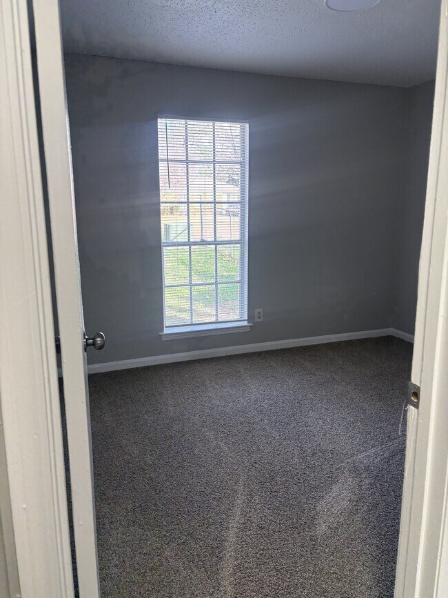 Building Photo - 5207 Breckenwood Dr