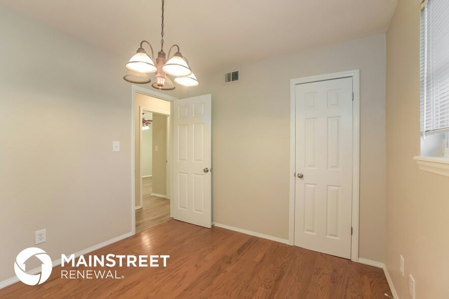 Building Photo - 309 S Dallas Ave