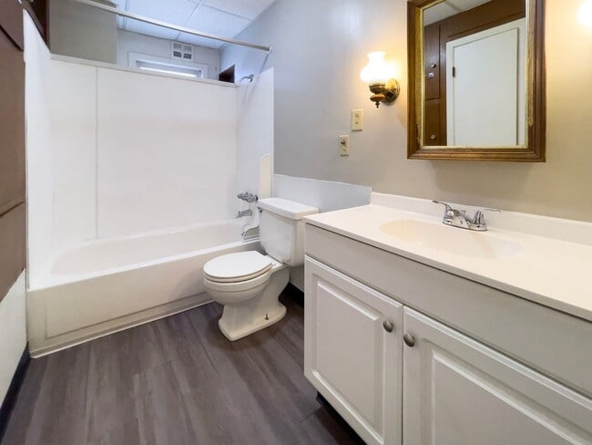 Building Photo - Charming 1-Bedroom Apartment Near Ball State University! New Flooring!