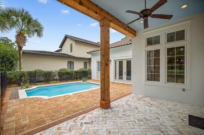 Building Photo - 3161 Club Dr