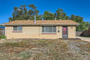 Building Photo - 2520 S Raleigh St