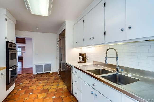 Building Photo - 140 Old Winkle Point Rd