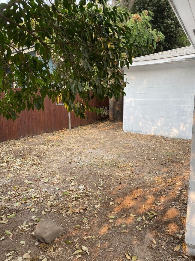 Building Photo - Cute Updated Home Near Shopping and Downtown Chico
