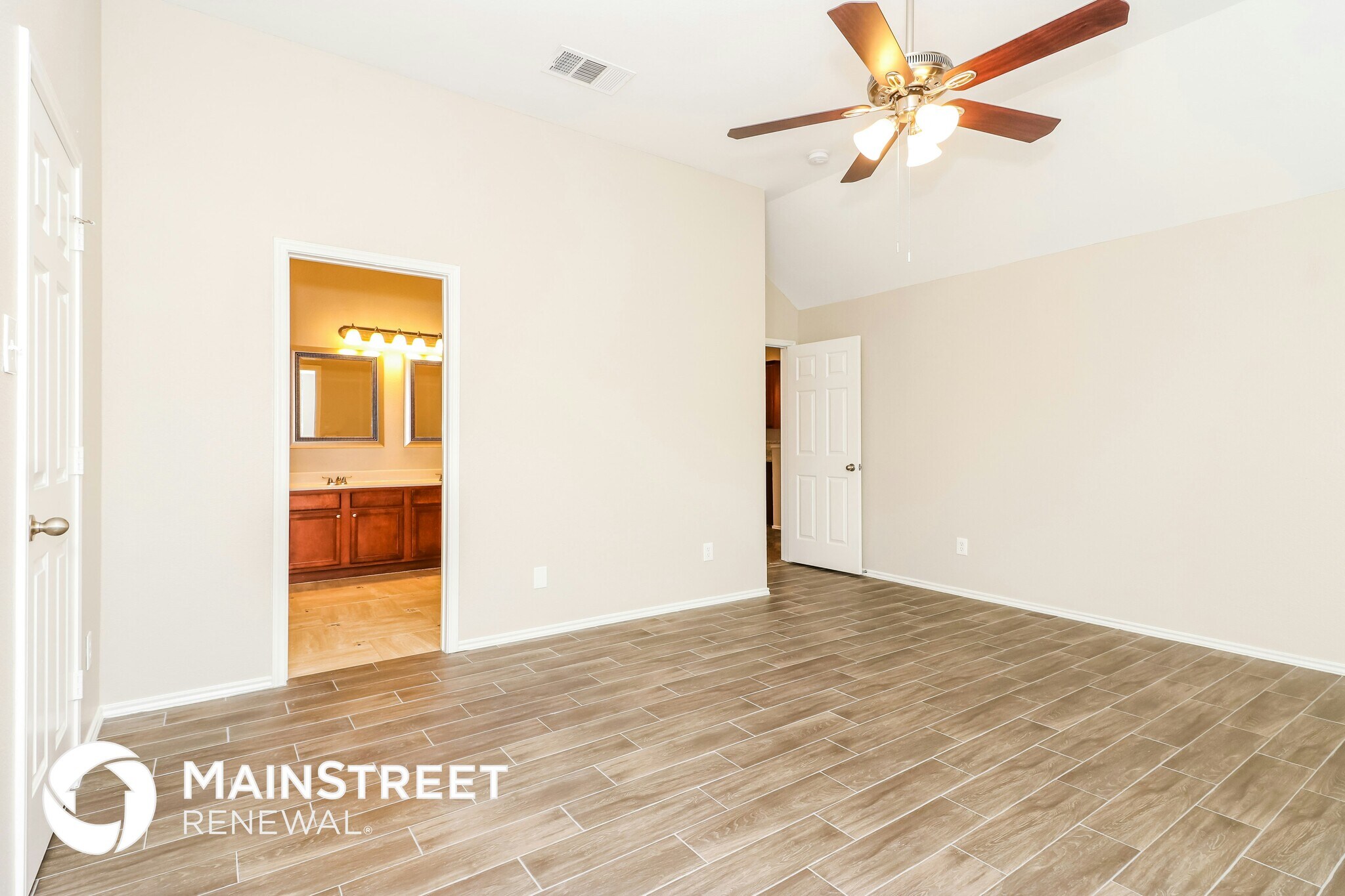 Building Photo - 2803 Logan Dr