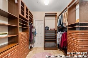 Building Photo - 7 Inwood Knoll