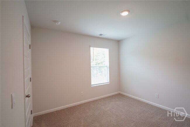 Building Photo - 138 Painted Lady Lp