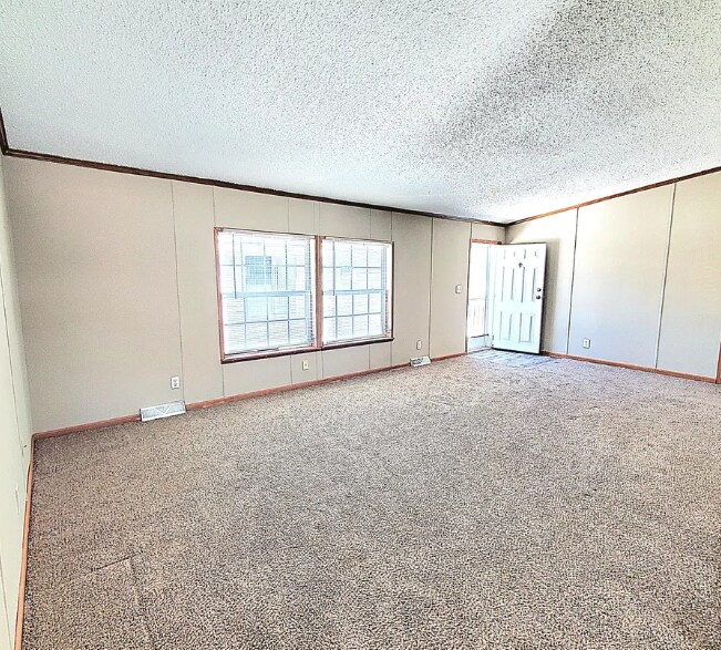 Building Photo - 9366 Starboard Dr