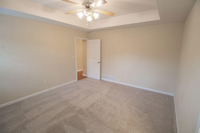 Building Photo - 7002 Madison Creek Dr