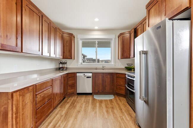 Building Photo - 415 E Earl St