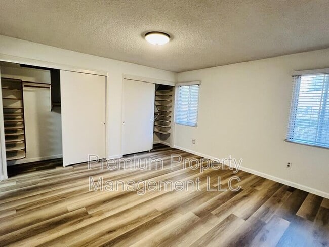 Building Photo - 6212 Friant Dr