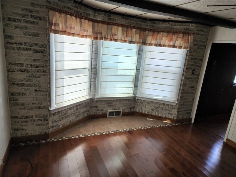 Building Photo - 53 Victory Ave