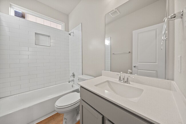 Building Photo - 219 Pinnacle Ln