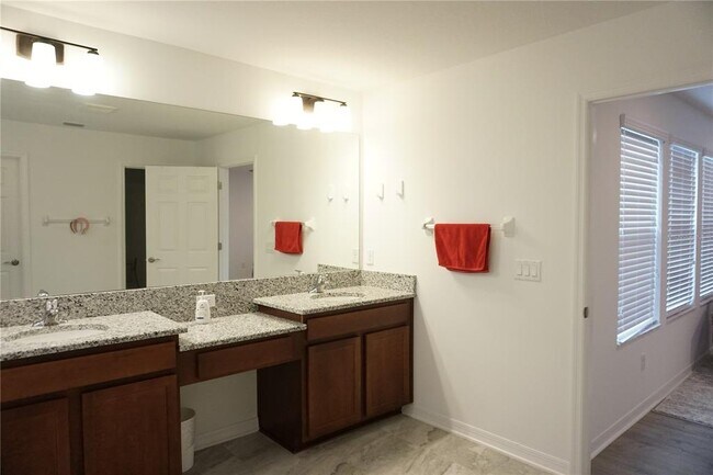 Building Photo - 5732 Newberry Pnes Ave