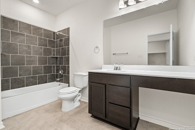 Building Photo - 246 W Flowing River Dr