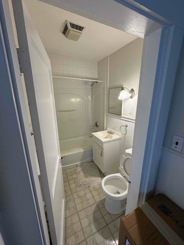 Building Photo - 17 Pickman St