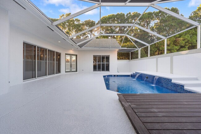 Building Photo - 700 SW Great Exuma Cove