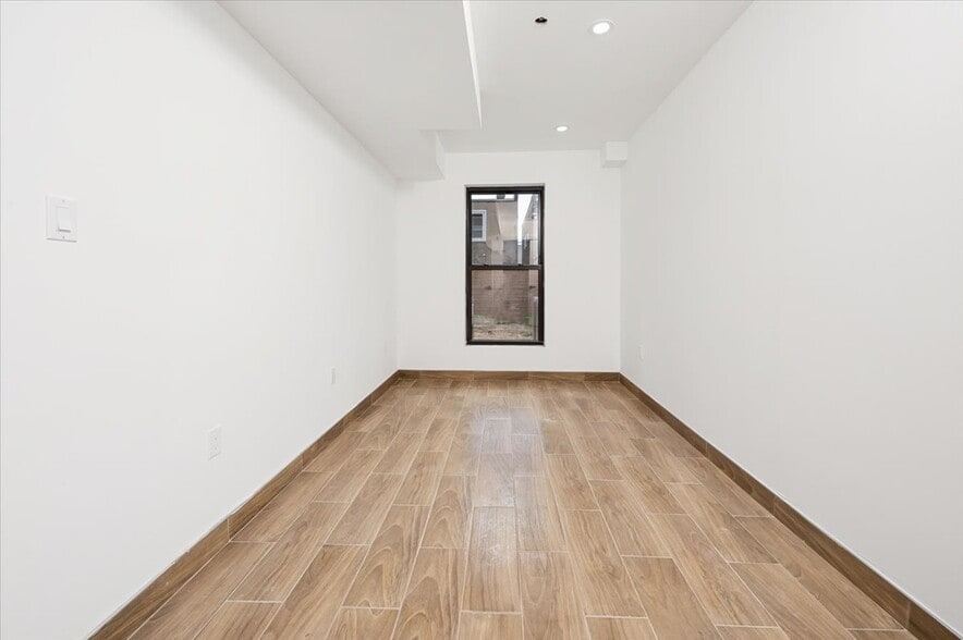 Building Photo - 218-36 133rd Rd