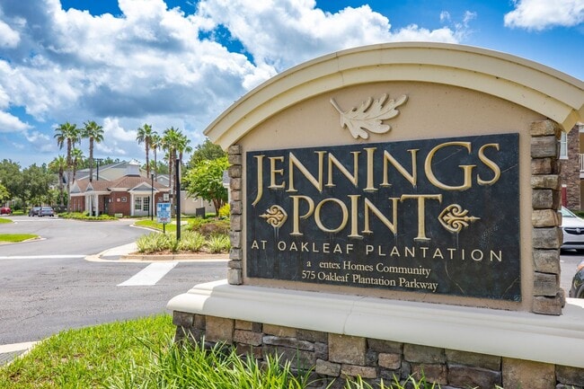 Building Photo - Adorable updated 1st floor condo