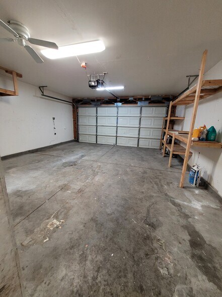 Building Photo - 5104 Crystal Breeze Ln