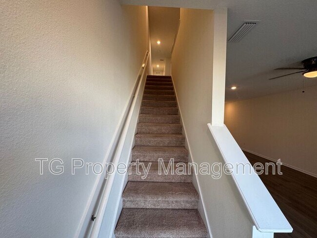 Building Photo - 9877 Fiddleback Ln