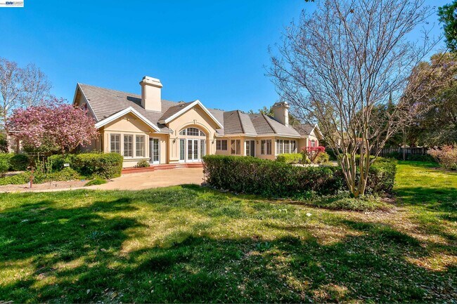 Building Photo - 2779 E Ruby Hill Dr