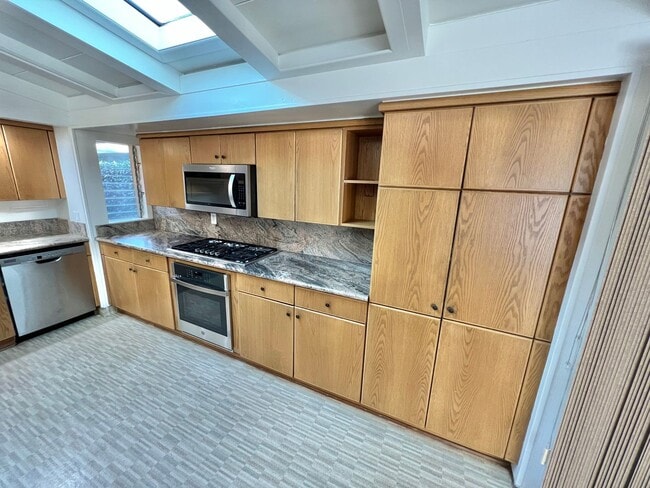 Building Photo - 3063 Volk Ave