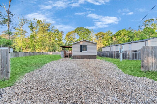 Building Photo - 101 Maple Ln