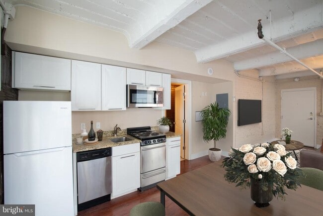 Building Photo - 1501 Locust St