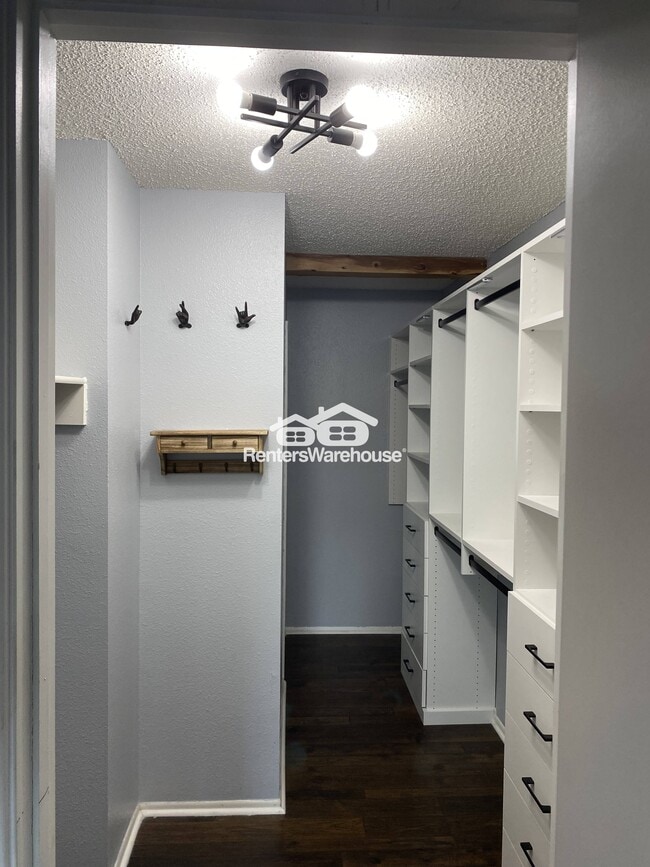 Building Photo - 2439 Karat Dr