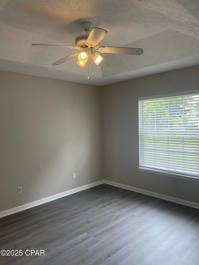 Building Photo - 3613 Eagle Ln