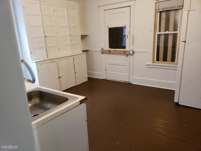 Building Photo - 2 br, 1 bath  - 5862 Newberry St