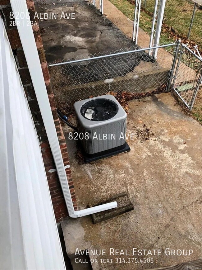 Building Photo - 8208 Albin Ave
