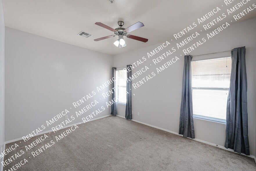 Building Photo - 2950 W Louise Dr