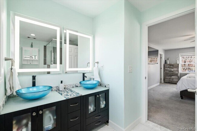 Building Photo - 67 Thoreau Ct