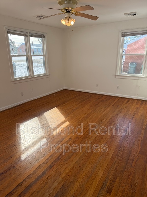 Building Photo - 2520 Farrand St