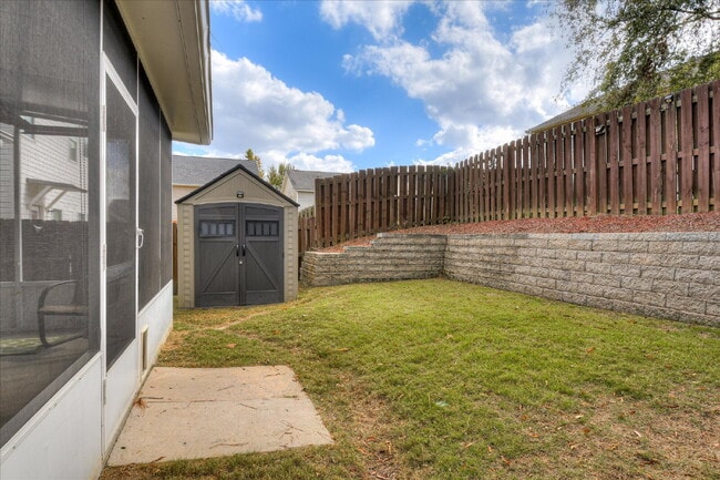 Building Photo - 665 Dunrobin Ln