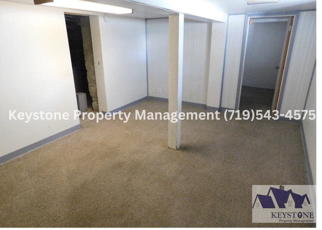 Building Photo - Freshly Painted Home - 2 Bedrooms/1 Bath/ ...