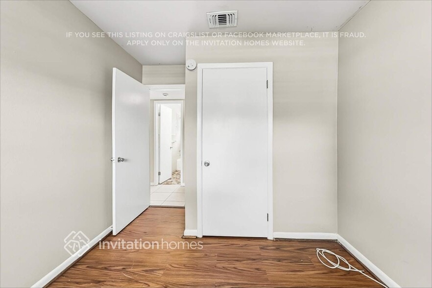 Building Photo - 6005 Murray Hill Dr