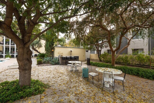 Building Photo - 6502 N Central Ave