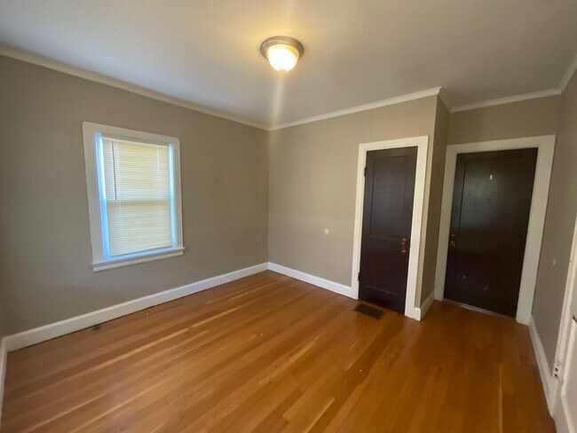 Building Photo - COLLEGE PRE-LEASING