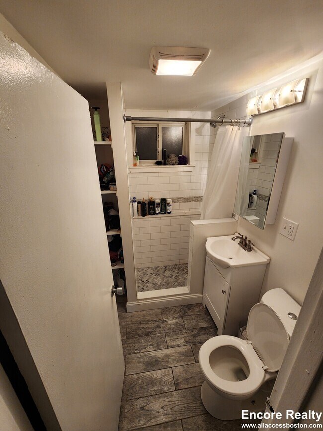 Building Photo - 69 Chiswick Rd