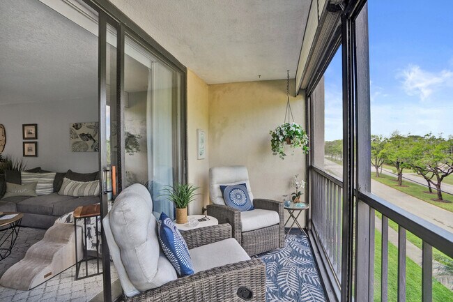 Building Photo - 2400 Deer Creek Country Club Blvd