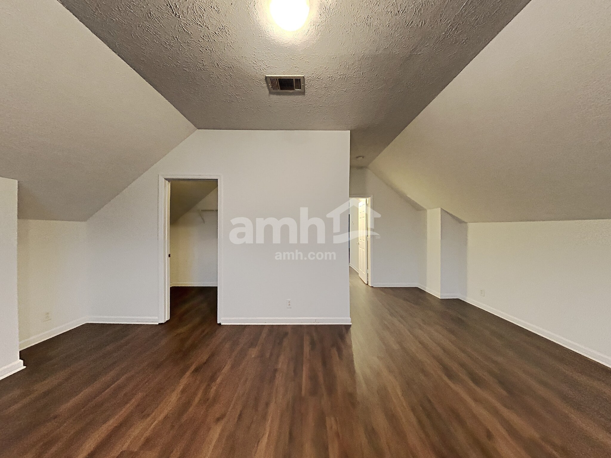 Building Photo - 2805 River Bend Dr