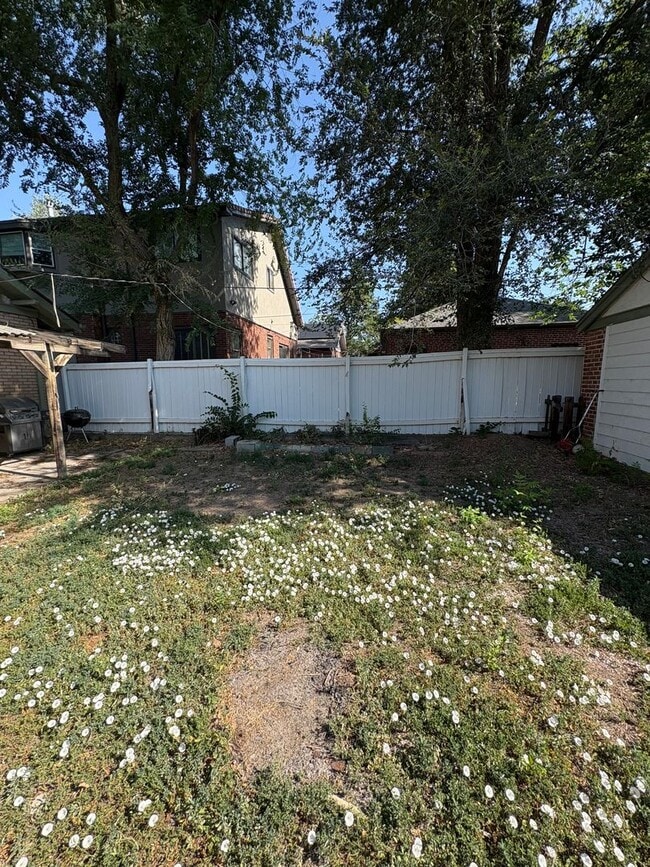 Building Photo - Charming 3BR Home Just Blocks from Washington Park with Garage & Storage