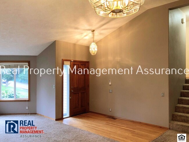 Building Photo - 15520 SW Breccia Dr