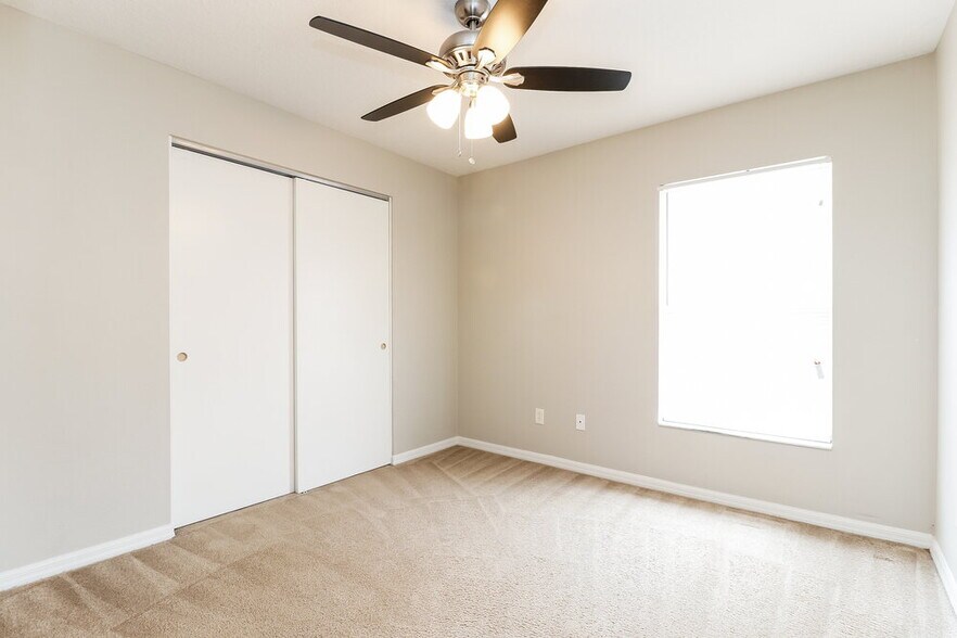 Building Photo - 1176 Stoneham Dr