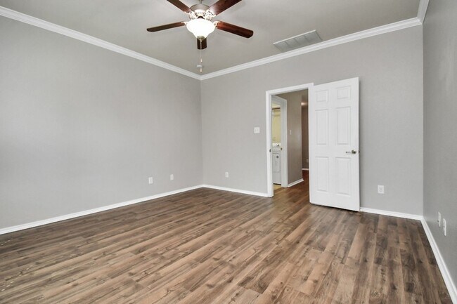 Building Photo - 6426 Haywards Crossing S Cir