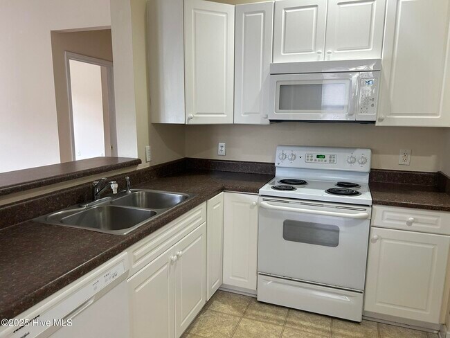 Building Photo - 712 Indica Ct